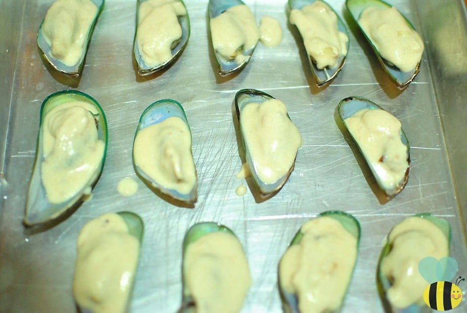 baked tahong with white sauce